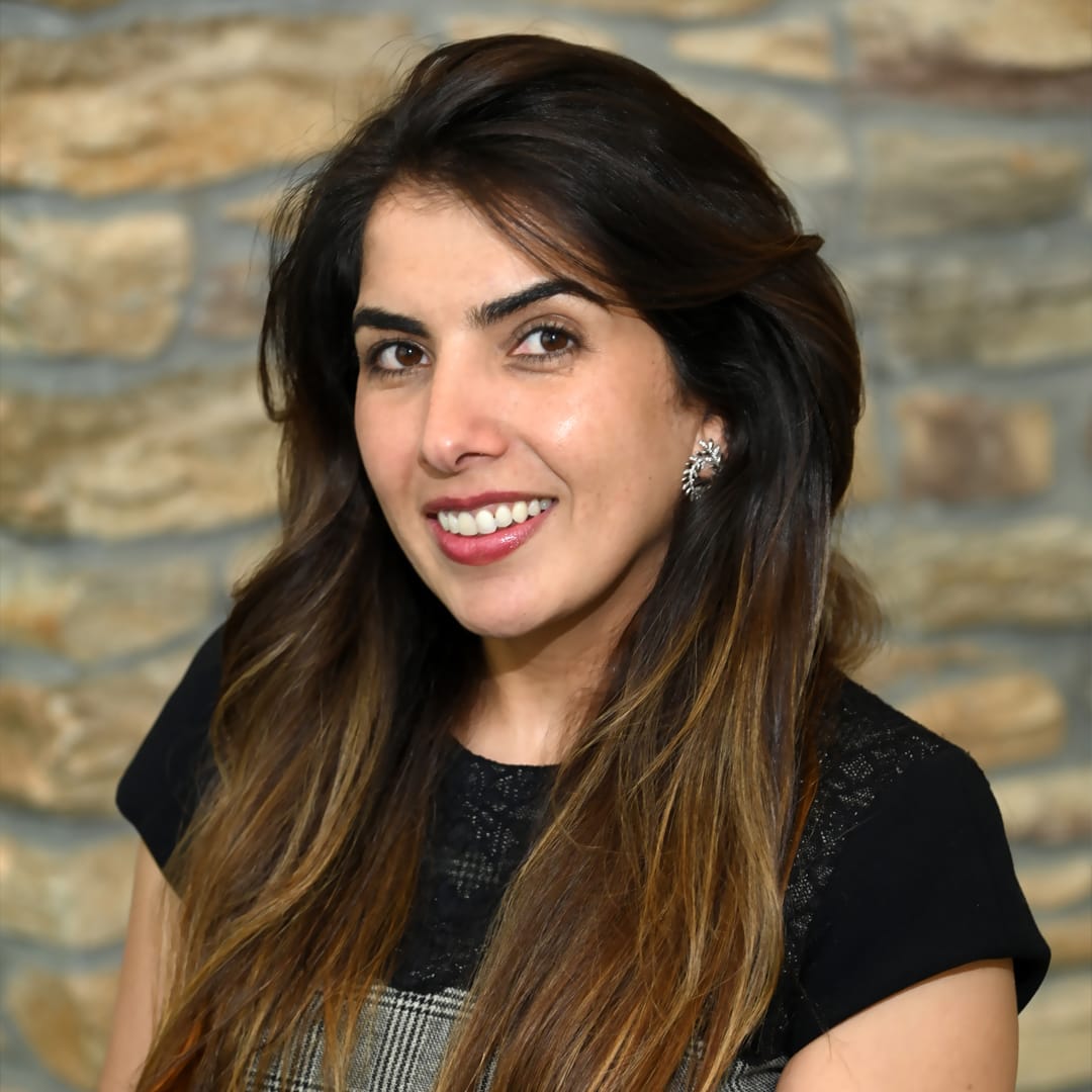 Headshot Photo of Loubna Bennaoui