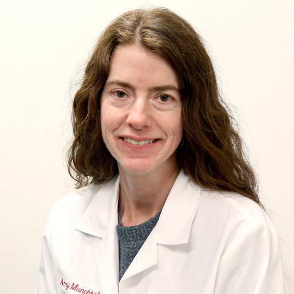 Headshot Photo of Amy Munchhof