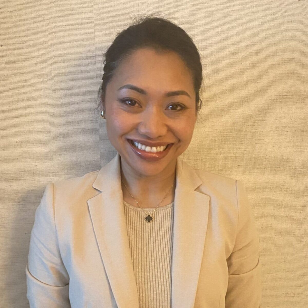 Headshot photo of Elaine Cruz