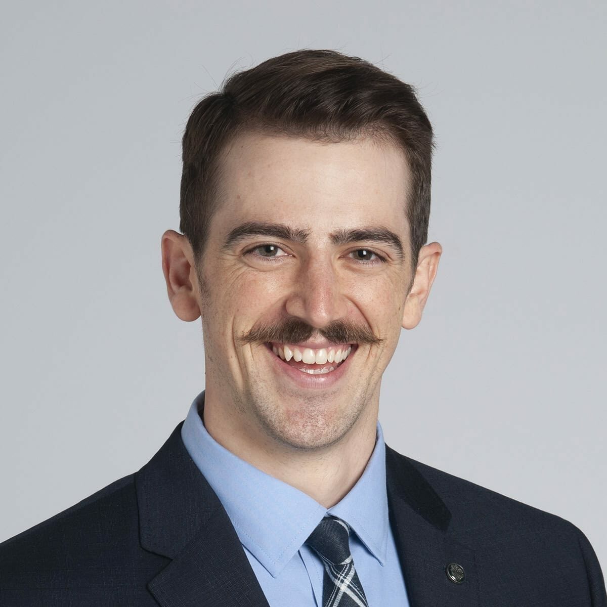 Headshot photo of Andrew Young