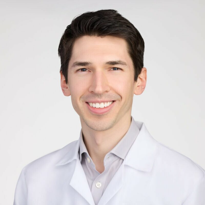 Headshot Photo of Eric Woods