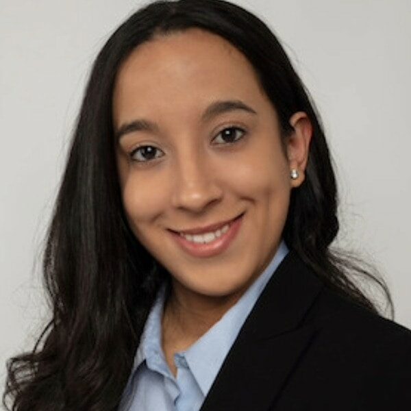 Headshot photo of Ines Robles Aponte