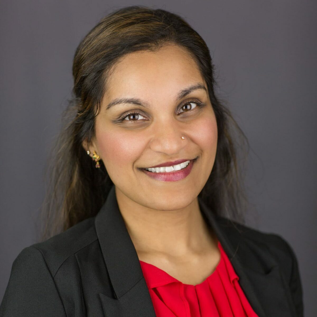 Headshot photo of Janani Raveendran