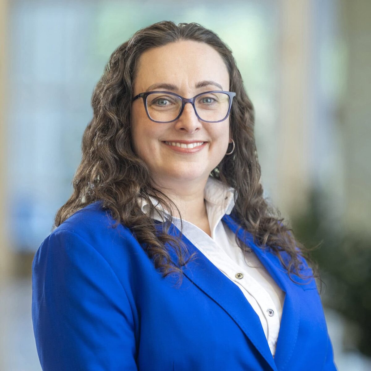 Headshot photo of Jennifer Cowart