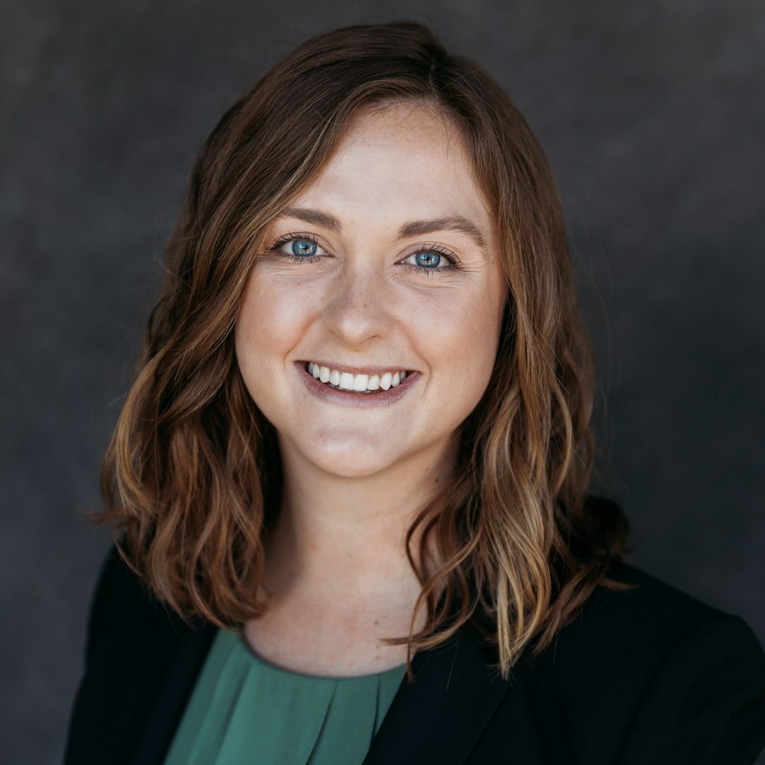 Headshot Photo of Rebecca Gold