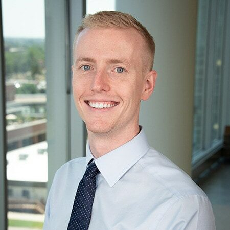 Headshot Photo of Scott Saunders